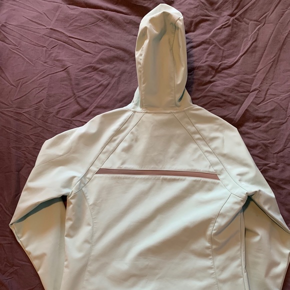 New Balance Jacket - Picture 2 of 2